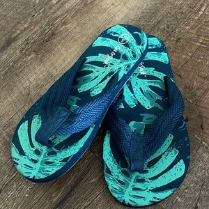 Boys flip flops